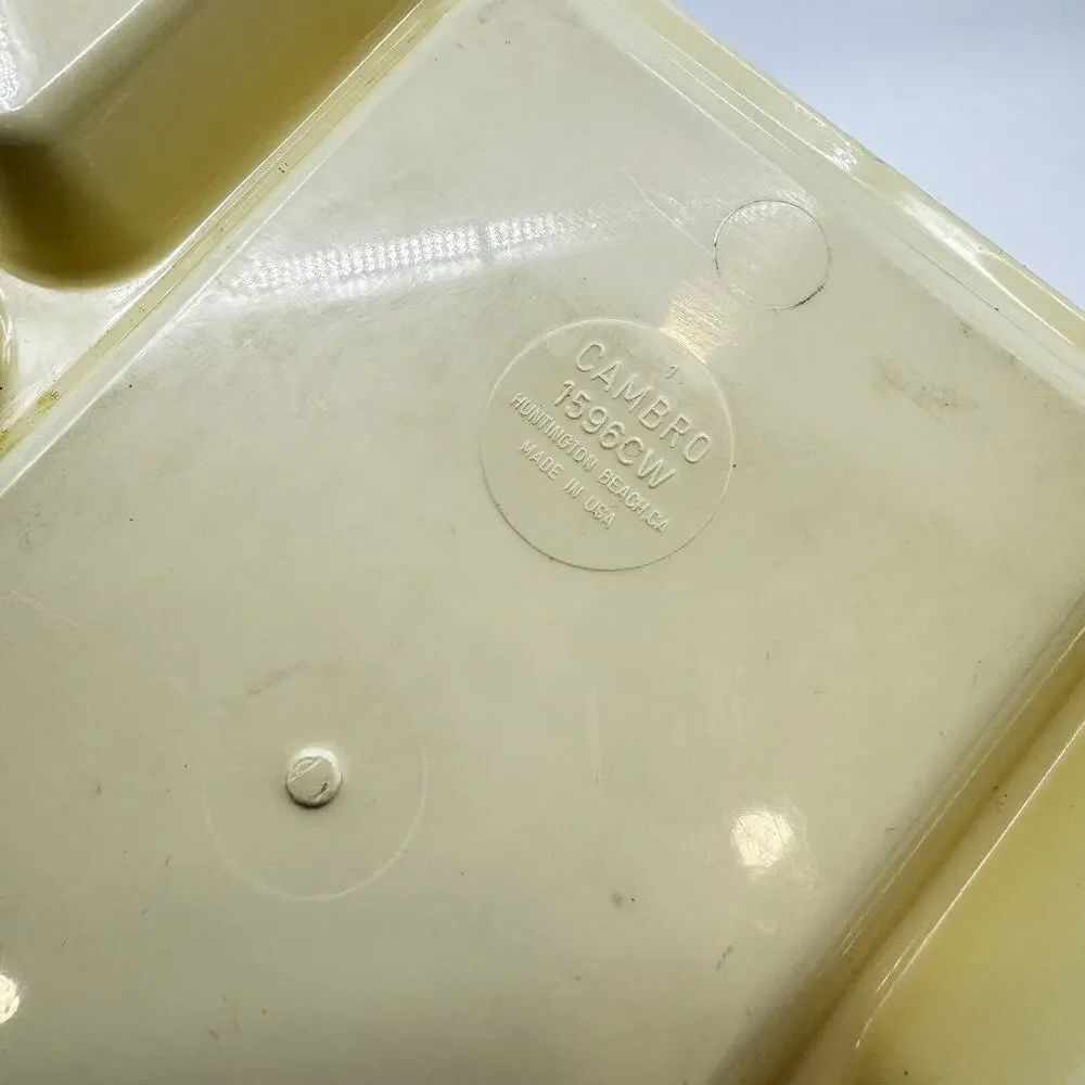 Cambro Plastic Yellow Food Trays 1596PW 6 Compartment Pair Camp Picnic Cafeteria
